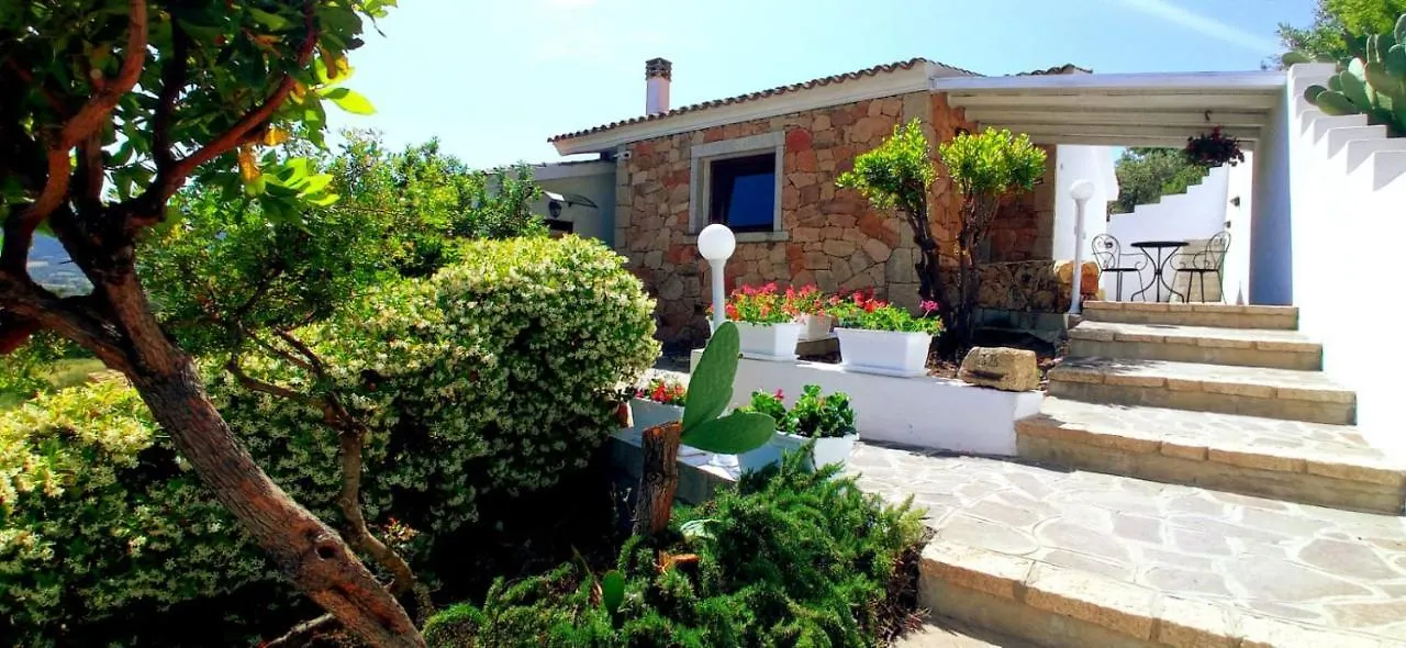 Bed & Breakfast Casa L'Ulivariu Affittacamere San Teodoro  Italy